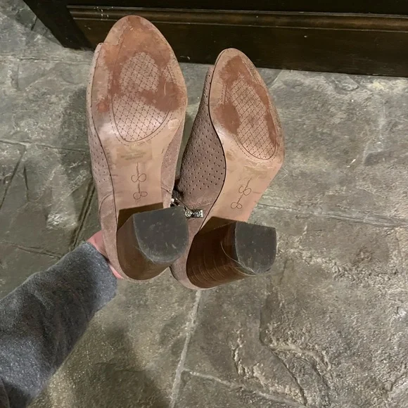 Women's Suede Ankle Boots - Picture 2 of 4